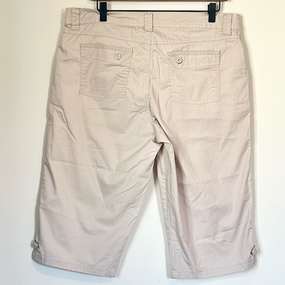 NWT Gloria Vanderbilt Katniss Utility Crop Shorts - Size 12 - Picture 7 of 7